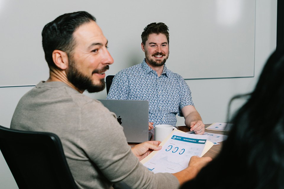 2025ArcticMarketing-4_Team-Meeting_960x640_ Kason teaching the Milestone Method.